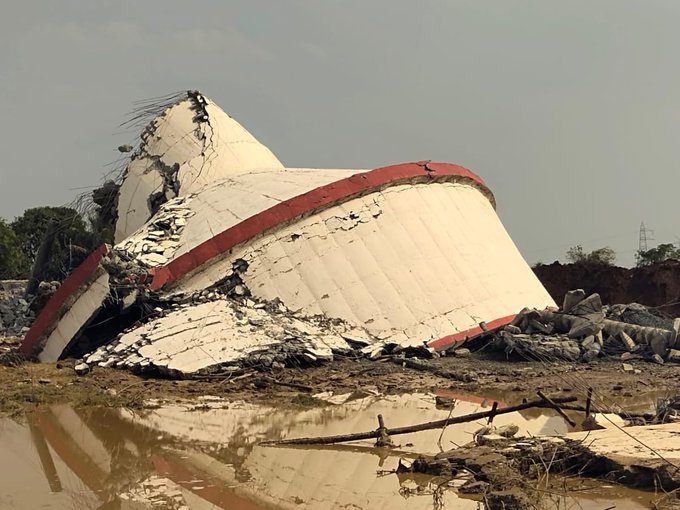 🚨 ₹21 Crore Water Tank Collapses During Testing in Surat’s Tadkeshwar  A water tank built at a cost of ₹21 crore for 14 villages collapsed during testing in Surat’s Tadkeshwar area. The project was meant to solve drinking water issues, but its collapse raises serious questions about construction quality, corruption, and accountability.  Who approved it? Who audited it? And who will be held responsible?  💬 Let’s discuss.