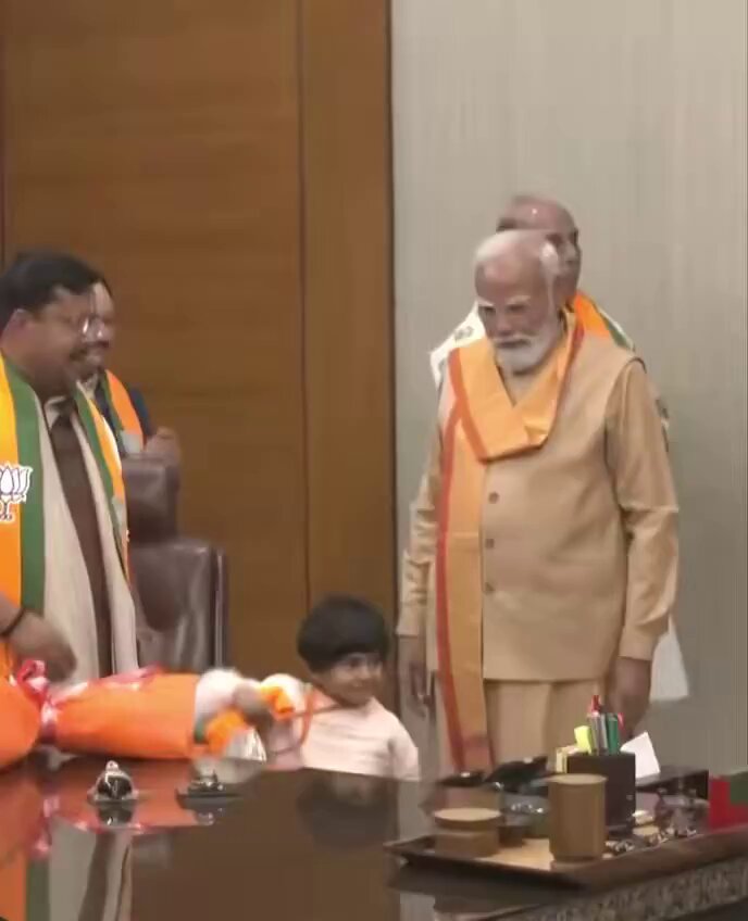 The child started crying when Modi lifted him and kept crying until Modi went away. A brief moment caught on camera sparked mixed reactions online—some saw it as innocence, others as overinterpretation. It raises a simple question: do we read too much into viral moments?  💬 What do you think?