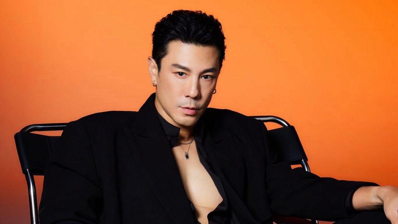 Dome Pakorn Lam Acknowledges Summons Over Harassment Comments Toward Jinny. Thai singer Dome Pakorn Lam confirms he has received a police summons regarding alleged harassment comments directed at Jinny. #DomePakornLam #ThaiCelebrityNews #PoliceSummons #HarassmentCase #EntertainmentNews #ThaiMusicIndustry #CelebrityControversy #LegalUpdate #ThailandNews #PublicStatement