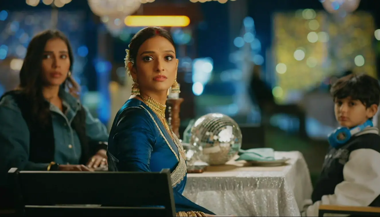 Dr. Aarambhi 3rd February 2026 Written Update: Aarambhi Collapses Mid-Flight
Aarambhi learns about Vishwas’s affair with Avantika. Worse, she discovers his plan to marry Avantika after her death, turning her illness into a countdown clock. Betrayal finally steps out of the shadows.
source: TellyExpress 
#tellyexpress #drAarambhi #fondpeace #writtenupdate