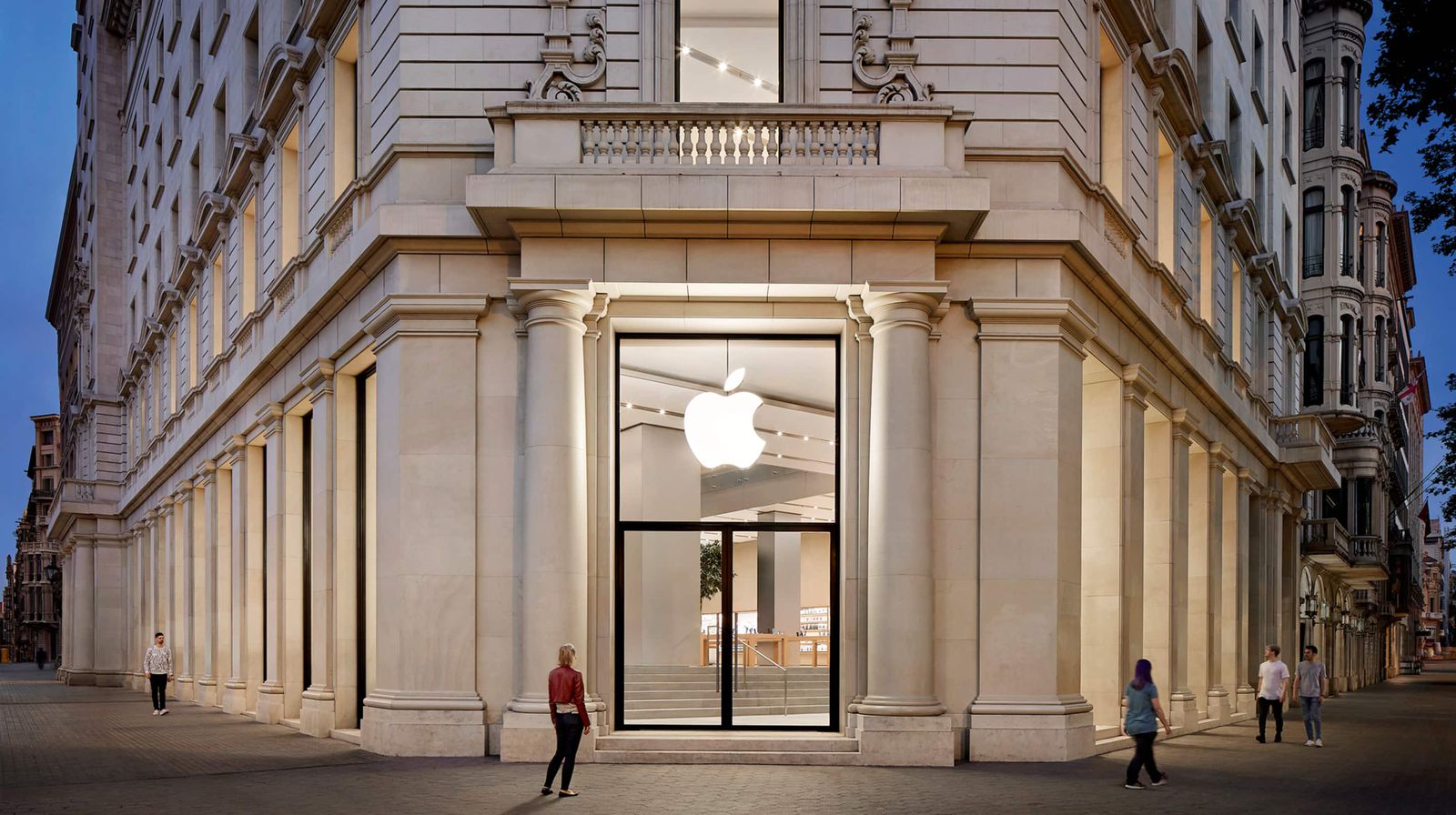 Apple's Beautiful Store in Barcelona Will Be Temporarily Closed Soon
Apple's impressive Passeig de Gràcia store in the heart of Barcelona, Spain will be temporarily closed for unspecified improvements starting Saturday, February 14 at 8 p.m. local time, according to the store's official page.
MacRumors (By Joe Rossignol)
#Apple #Barcelona #MacRumors #FondPeace 