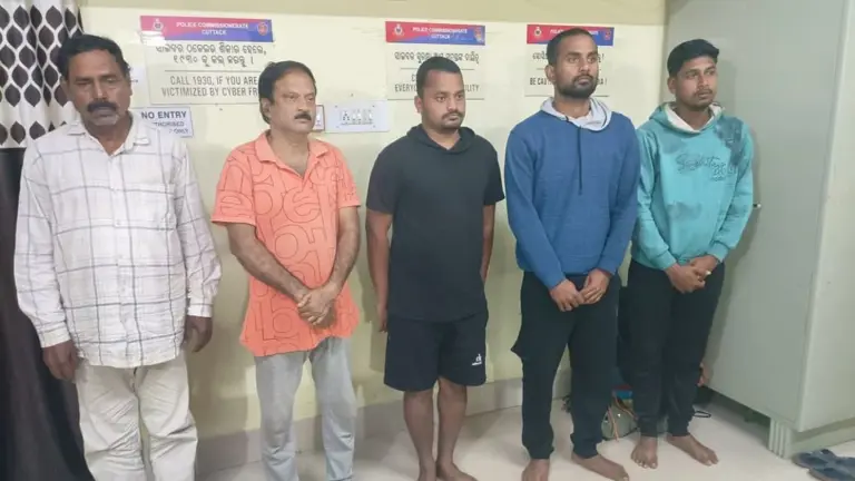 Odisha police bust sextortion racket, arrest five

The Cuttack-Bhubaneswar Commissionerate police busted a sextortion racket by arresting five accused who had blackmailed a 72-year-old retired government employee by recording a nude video.