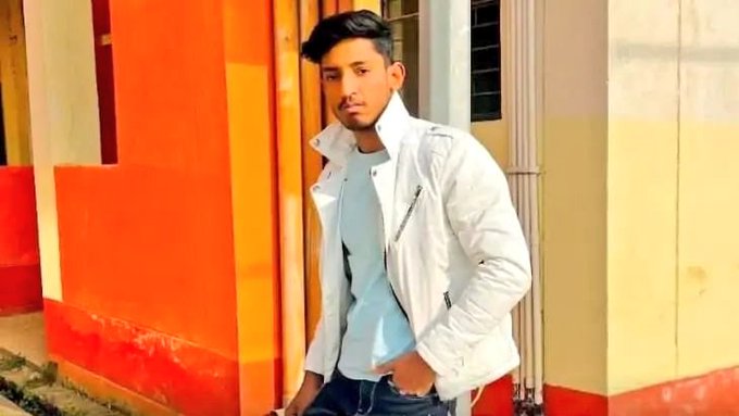 मेरठ में PUBG खेलते समय 22 वर्षीय मोहम्मद कैफ की मौत: मोबाइल गेमिंग के दौरान अचानक बेहोशी, *बताया जा रहा है* कि ब्लड प्रेशर 300 पार होने से दिमाग की नस फटी, डिजिटल लत और स्वास्थ्य जोखिमों पर गंभीर सवाल | #Meerut #UttarPradesh #PUBG #MobileGaming #HealthAlert #YouthHealth #DigitalAddiction #SuddenDeath #fondpeace
