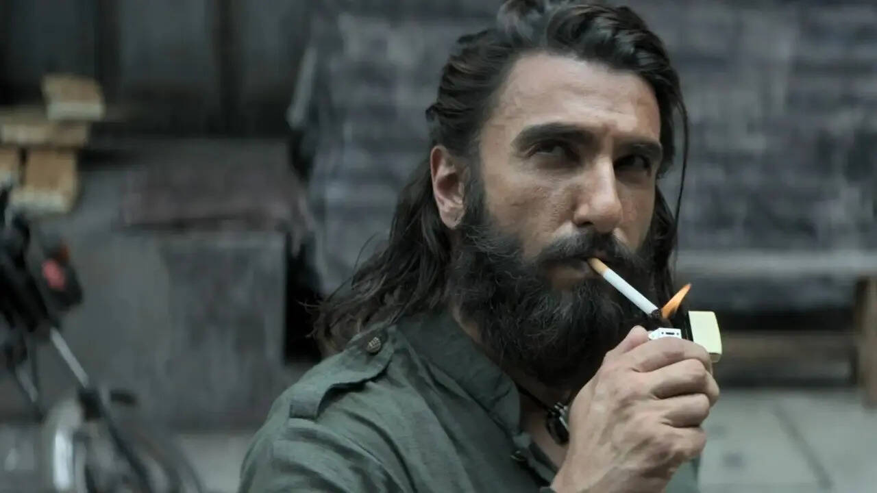 Dhurandhar Being Sold For Rs 16 In Pakistan: YouTuber Finds Pirated Versions On Karachi Streets

 read more here https://www.timesnownews.com/