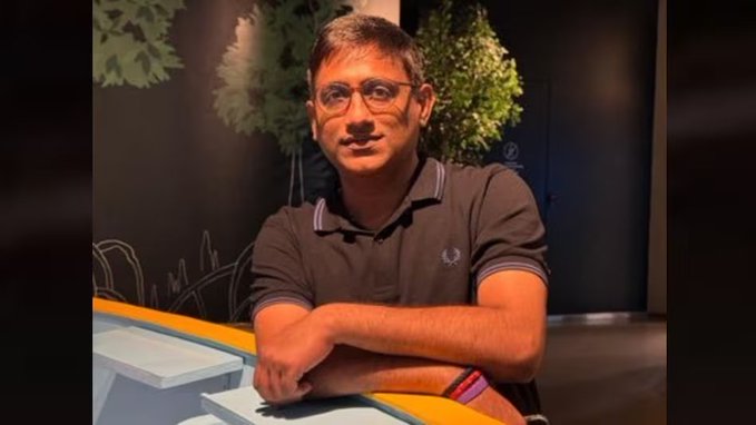 IAS की चार्टर्ड प्लेन यात्रा... RJD ने घेरी सरकार, मंत्री का पलटवार- दलित अफसर चढ़ गया तो दर्द क्यों?

Bihar Chartered Plane Controversy: बिहार की सियासत में इन दिनों एक चार्टर्ड विमान की उड़ान ने राजनीतिक तूफान खड़ा कर दिया है. 'विमान के किराए' से शुरू हुई यह बहस अब 'जातीय पहचान' और 'प्रशासनिक ईमानदारी' के इर्द-गिर्द सिमट गई है. राजद और सरकार के बीच छिड़ा यह वाकयुद्ध अब सदन से लेकर सड़क तक चर्चा का विषय है. 

पूरी खबर: https://intdy.in/znvgsa 

#IAS #Bihar #RJD #CharteredPlaneControversy 
@rohit_manas