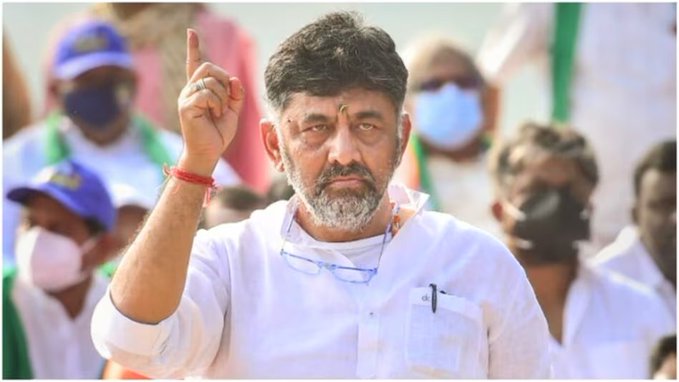 कर्नाटक में CA साइट्स पर घमासान, बीजेपी ने कांग्रेस पर लगाए गंभीर आरोप, डीके शिवकुमार ने किया पलटवार 

कर्नाटक में सिविक एमेनिटीज साइट्स के आवंटन को लेकर BJP और कांग्रेस के बीच विवाद तेज हो गया है. BJP ने कांग्रेस पर कम कीमत पर साइट्स आवंटित करने का आरोप लगाया है, जबकि कांग्रेस ने BJP पर अपने शासनकाल में साइट्स आवंटित करने का पलटवार किया है.

पूरी खबर : https://intdy.in/8pyx8c

#KarnatakaPolitics #DKShivakumar #BJPvsCongress 
@sagayrajpकर्नाटक में CA साइट्स पर घमासान, बीजेपी ने कांग्रेस पर लगाए गंभीर आरोप, डीके शिवकुमार ने किया पलटवार 

कर्नाटक में सिविक एमेनिटीज साइट्स के आवंटन को लेकर BJP और कांग्रेस के बीच विवाद तेज हो गया है. BJP ने कांग्रेस पर कम कीमत पर साइट्स आवंटित करने का आरोप लगाया है, जबकि कांग्रेस ने BJP पर अपने शासनकाल में साइट्स आवंटित करने का पलटवार किया है.

पूरी खबर : https://intdy.in/8pyx8c

#KarnatakaPolitics #DKShivakumar #BJPvsCongress 
@sagayrajp