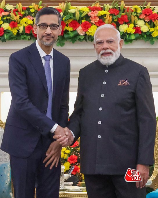 गूगल के CEO Sundar Pichai ने नई दिल्ली में प्रधानमंत्री Narendra Modi से मुलाकात की, जिसमें टेक्नोलॉजी, आर्टिफिशियल इंटेलिजेंस (AI) और भारत में डिजिटल ग्रोथ को बढ़ावा देने के प्रयासों पर चर्चा हुई। Google की ओर से डिजिटल इनोवेशन और सहयोग को मजबूत करने पर भी जोर दिया गया।

#SundarPichai #NarendraModi #Google #AI #DigitalIndia #ATPhotoblog #AajTakSocial