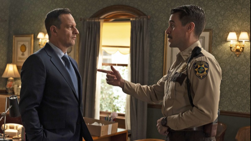 Best Medicine - Episode 1.11 - Mind Your Own Buboes - Promotional Photos
Posted by SpoilerTV 