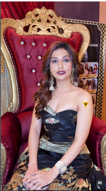 Divya Agarwal Turns Heads at Bombay Times Event with Stunning Glam Look

Divya Agarwal made a striking appearance at the Bombay Times event, grabbing all the attention with her bold and stylish look.

Spotted by paparazzi, Divya carried her outfit with confidence and elegance, instantly becoming one of the highlights of the evening. Her glamorous presence and effortless charm had fans praising her look across social media.

From solo poses to red carpet moments, Divya once again proved why she remains a favorite when it comes to fashion and viral appearances.

#DivyaAgarwal #BombayTimes #Spotted #CelebrityStyle #TrendingNow #EntertainmentNews