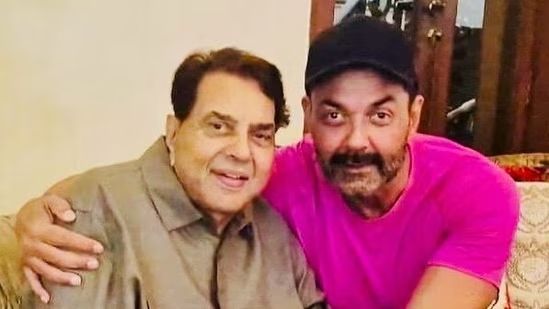 Bobby Deol breaks down while accepting Lifetime Achievement Award for Dharmendra: ‘Papa, you are the best’

Bobby Deol Gets Emotional Honouring Dharmendra at Screen Awards 2026

Bobby Deol turned emotional while accepting the Lifetime Achievement Award on behalf of his father, Dharmendra, at the Screen Awards 2026 in Mumbai.

During his heartfelt speech, Bobby broke down on stage and said, “Papa, you are the best,” leaving the audience moved by the touching father-son moment.

The tribute highlighted Dharmendra’s legendary contribution to Indian cinema, with Bobby proudly representing his father on such a prestigious platform.

The emotional moment quickly went viral, with fans praising the bond and celebrating the legacy of one of Bollywood’s most iconic stars.

https://www.hindustantimes.com/entertainment/bollywood/bobby-deol-breaks-down-while-accepting-lifetime-achievement-award-for-dharmendra-screen-awards-2026-101775453200848.html
#BobbyDeol #Dharmendra #ScreenAwards2026 #Bollywood #EmotionalMoment #TrendingNow #EntertainmentNews