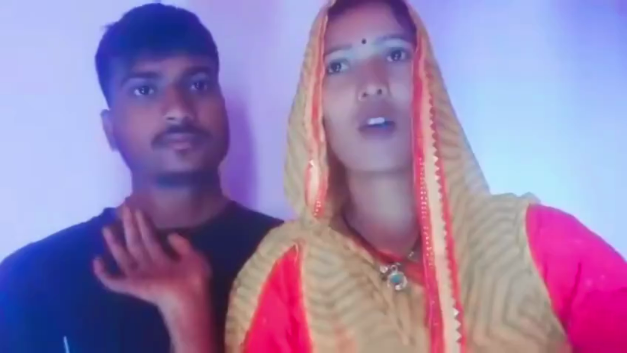 औरैया की ‘नागिन’ कहानी ने लिया नया मोड़: केंचुल और चूड़ी छोड़कर गायब हुई युवती ने गांव के सतनाम से की शादी, परिवारों के बीच आरोप-प्रत्यारोप से बढ़ा विवाद | #Auraiya #UPNews #ViralStory #FamilyDispute #SocialDebate #IndiaNews #fondpeace