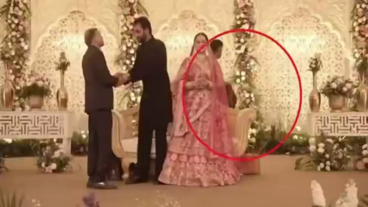 जयपुर में शादी समारोह के बीच 4 लाख की ज्वेलरी चोरी: कामगार/मेहमान बनकर आया शख्स सबके सामने लेकर फरार, शादी में नकदी और गहनों की सुरक्षा पर फिर उठे सवाल | #Jaipur #WeddingTheft #JewelleryHeist #CrimeAlert #WeddingSafety #PublicAwareness #IndiaNews #fondpeace