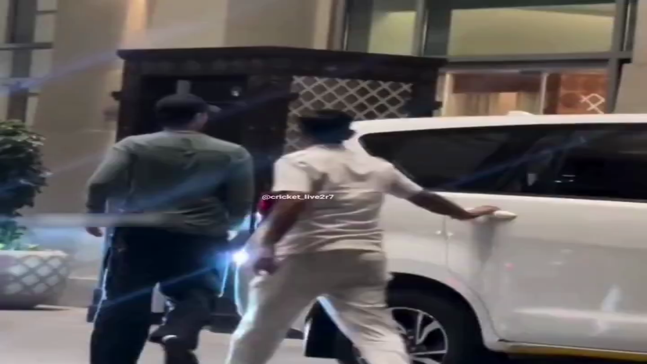 🚨 Last night, Abhishek Sharma met Yuvraj Singh in Ahmedabad.

Abhishek was later seen returning to the team hotel after the meeting.
Yuvraj must have guided and motivated him for today’s big match against South Africa.
Abhishek’s performance in the Super 8 is very important.

Will he make a comeback today?