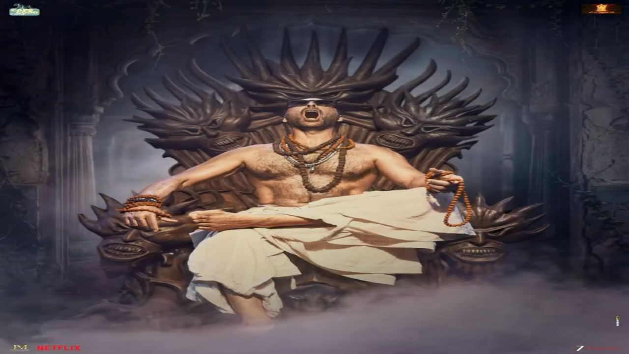 Bhooth Bangla Arrives with a BANG! Akshay Kumar at his BEST! With the iconic rudraksha and an eerie vibe, Akshay Kumar channels pure nostalgic madness! Reuniting with Priyadarshan after 14 years, Bhooth Bangla releases globally on 10th April, 2026! #BhoothBangla in cinemas on 10th April 2026 👻 @priyadarshan.official @akshaykumar
@balajimotionpictures & #CapeOfGoodFilms
@shobha9168 @ektarkapoor
#HorrorComedy #BhoothBanglaOn10thApril